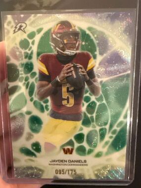 2026 Topps Resurgence Protonyx Green Surge Jayden Daniels #PT-95 /125